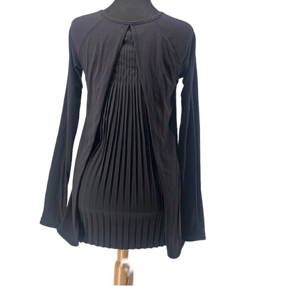 Lululemon Making Moves Long Sleeve
Black sz 6 - Picture 3 of 12